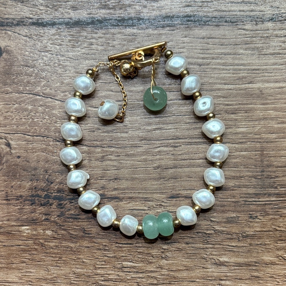 Freshwater Pearl and Jade Bead Bracelet